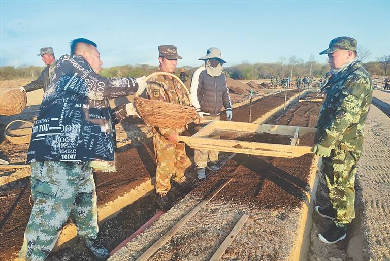 播播手机网:龙江森工 振兴路上播下“致富种”-第2张图片-太平洋在线下载